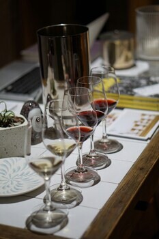 wine-tasting-glasses